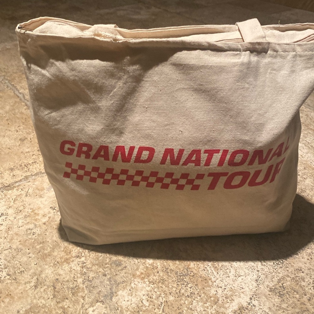 GNX TOUR LANA ZIPPER TOTE BAG